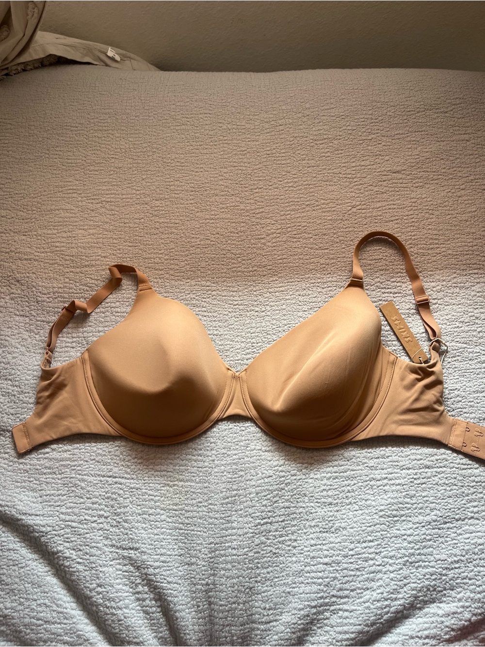 SKIMS Smooth Underwire Bra - Tan